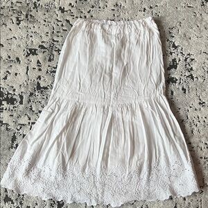 Chic White A-Line Skirt with Lace Detail